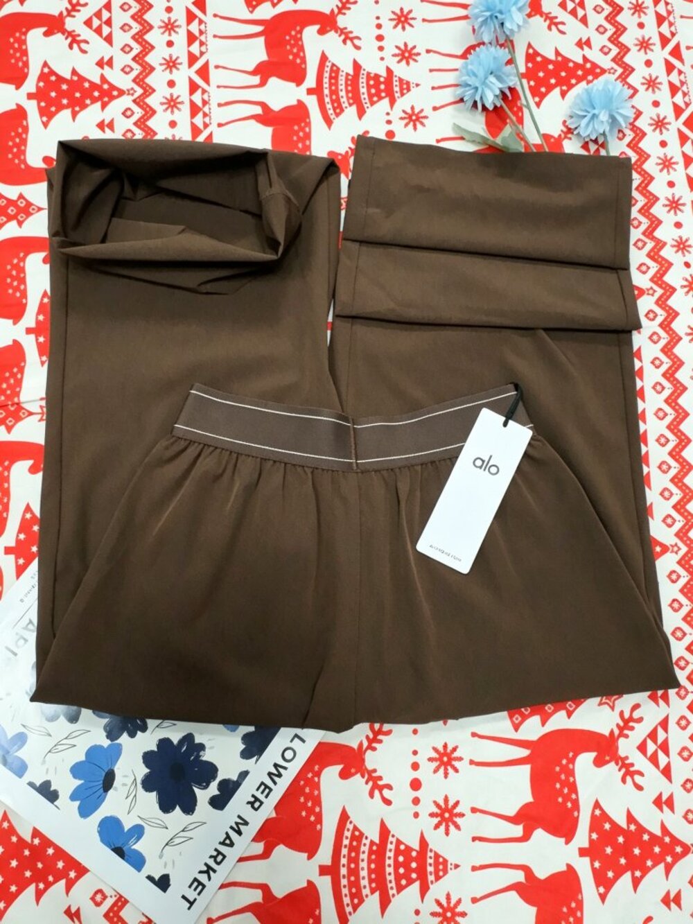 🍩Espresso ALO Yoga Suit Up Trouser NWT Regular 30" Inseam🍫 - Picture 3 of 8
